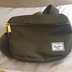 Hershel hip pack